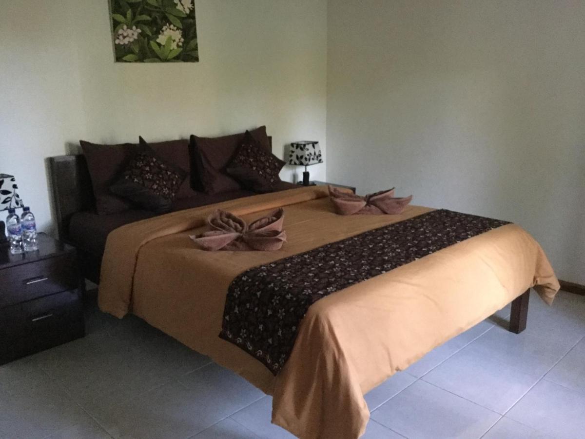 Lovina Kartika Villas מראה חיצוני תמונה
